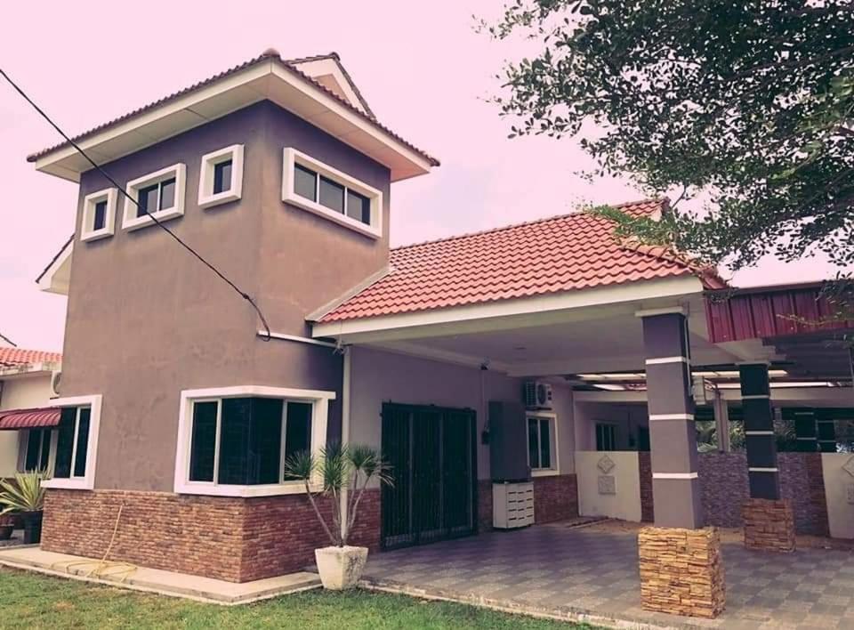 Homestay Dferry Khyra Jerantut Pahang Exterior photo